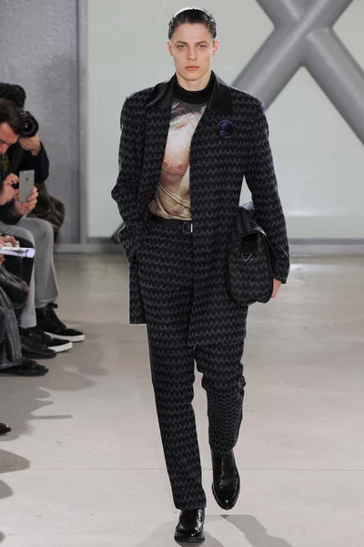 Look 33